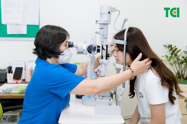 quy trình khám chữa đau mắt đỏ