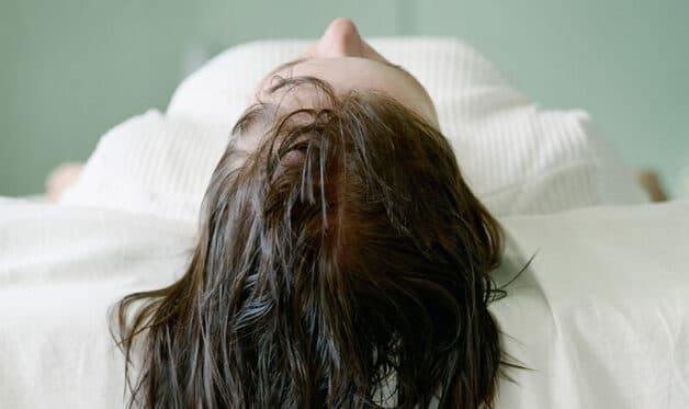 tắm đêm gây đột quỵ