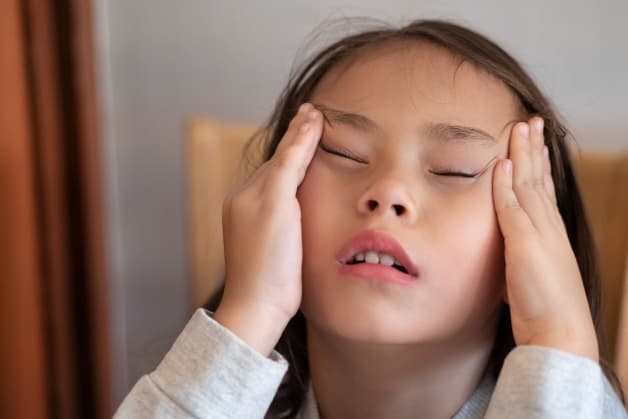 trẻ bị sốt xuất huyết cần nhập viện