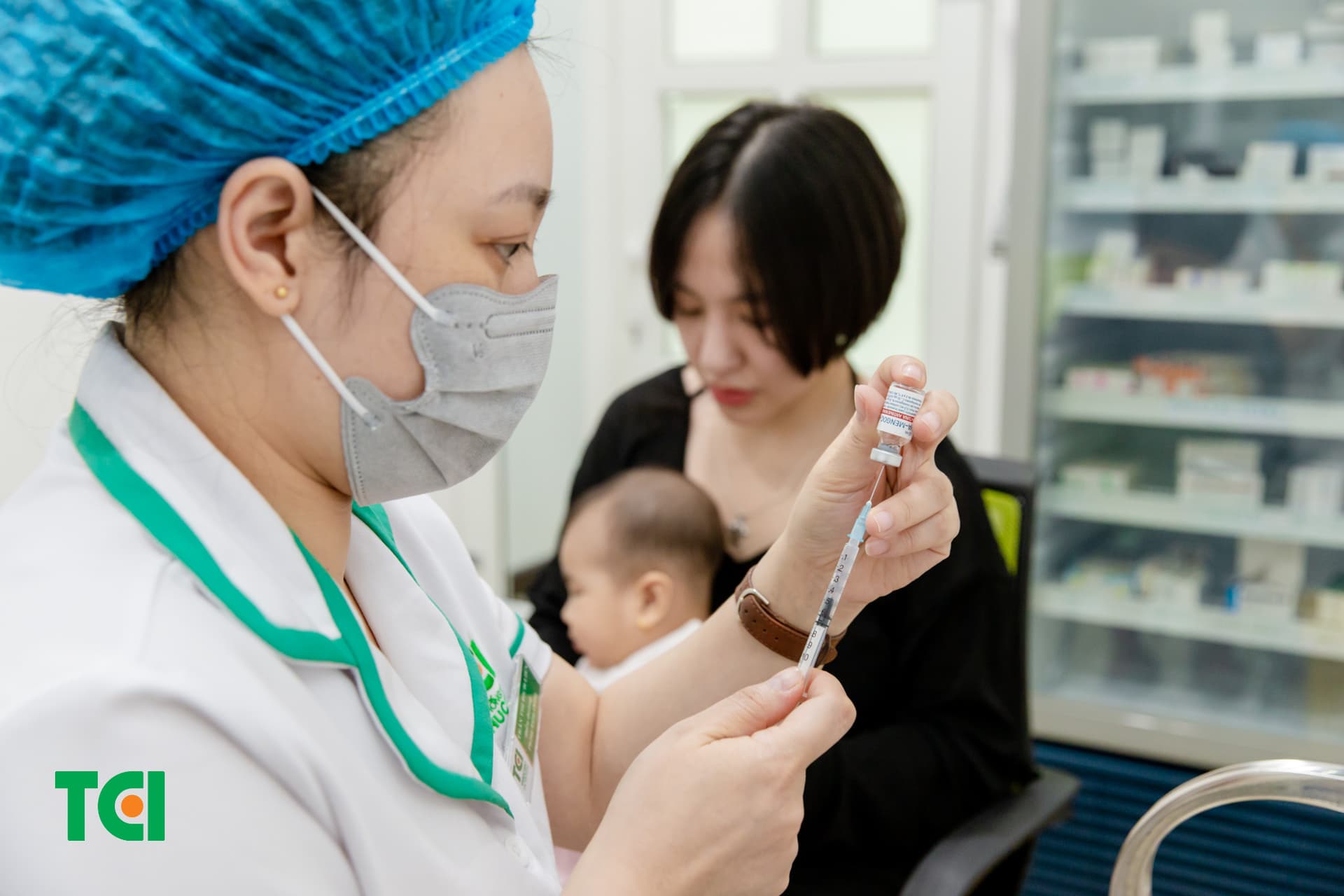 Bất kể ai cũng nên tiêm phòng vắc xin cúm để bảo vệ bản thân khỏi virus cúm