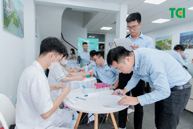 Khoảnh Khắc Doanh Nghiệp Khám Sức Khỏe Công ty Central
