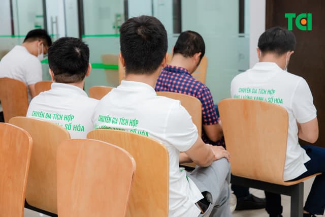 Khoảnh Khắc Doanh Nghiệp Khám sức khỏe Công Ty cổ phần Hoàng Liên Sơn