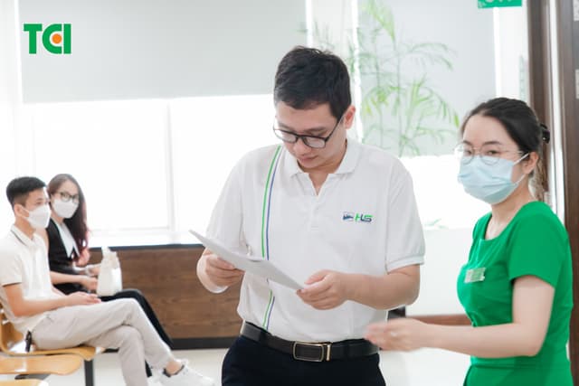 Khoảnh Khắc Doanh Nghiệp Khám sức khỏe Công Ty cổ phần Hoàng Liên Sơn