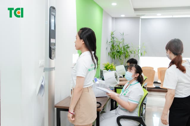 Khoảnh Khắc Doanh Nghiệp Khám sức khỏe Công Ty cổ phần Hoàng Liên Sơn