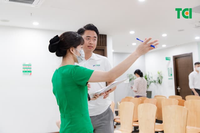 Khoảnh Khắc Doanh Nghiệp Khám sức khỏe Công Ty cổ phần Hoàng Liên Sơn