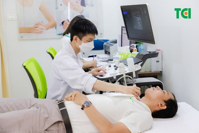 Khoảnh Khắc Doanh Nghiệp Khám sức khỏe Công Ty cổ phần Hoàng Liên Sơn