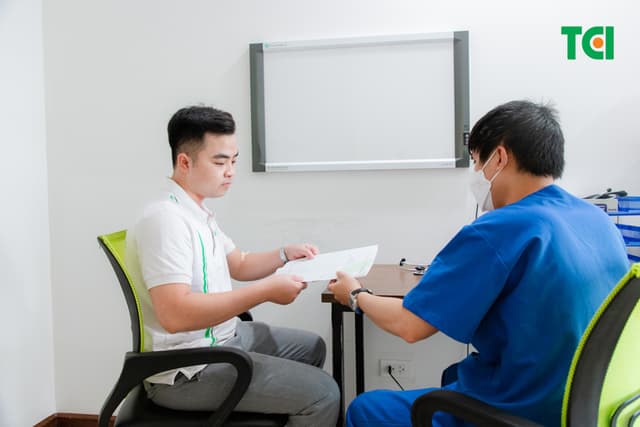 Khoảnh Khắc Doanh Nghiệp Khám sức khỏe Công Ty cổ phần Hoàng Liên Sơn