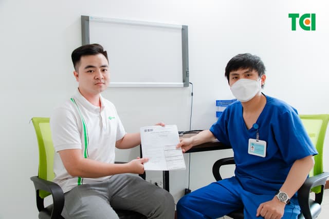 Khoảnh Khắc Doanh Nghiệp Khám sức khỏe Công Ty cổ phần Hoàng Liên Sơn