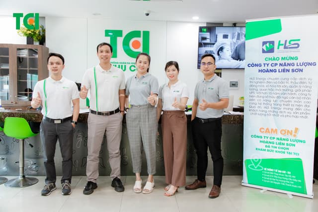 Khoảnh Khắc Doanh Nghiệp Khám sức khỏe Công Ty cổ phần Hoàng Liên Sơn
