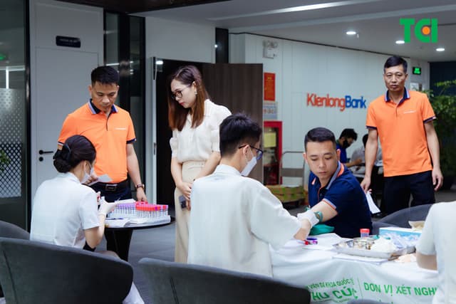 Khoảnh Khắc Doanh Nghiệp Khám Sức Khỏe NGÂN HÀNG TMCP KIÊN LONG