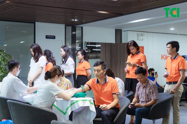Khoảnh Khắc Doanh Nghiệp Khám Sức Khỏe NGÂN HÀNG TMCP KIÊN LONG