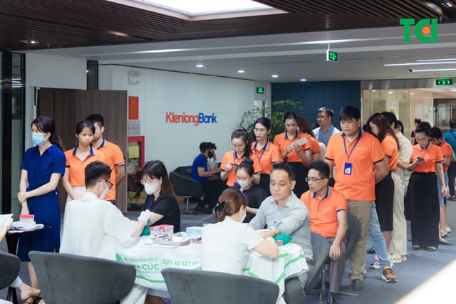 Khoảnh Khắc Doanh Nghiệp Khám Sức Khỏe NGÂN HÀNG TMCP KIÊN LONG