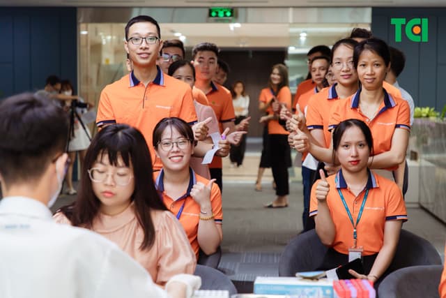 Khoảnh Khắc Doanh Nghiệp Khám Sức Khỏe NGÂN HÀNG TMCP KIÊN LONG