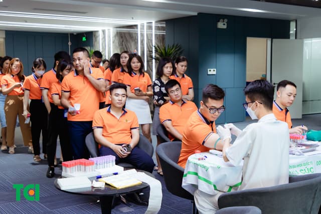 Khoảnh Khắc Doanh Nghiệp Khám Sức Khỏe NGÂN HÀNG TMCP KIÊN LONG