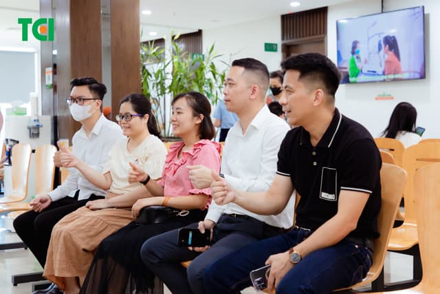 Khoảnh Khắc Doanh Nghiệp Khám Sức Khỏe NGÂN HÀNG TMCP KIÊN LONG