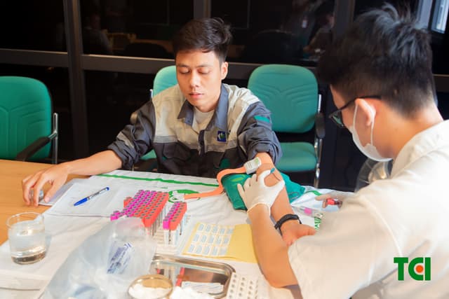 Khoảnh Khắc Doanh Nghiệp Khám sức khỏe Công Ty cổ phần Hoàng Liên Sơn