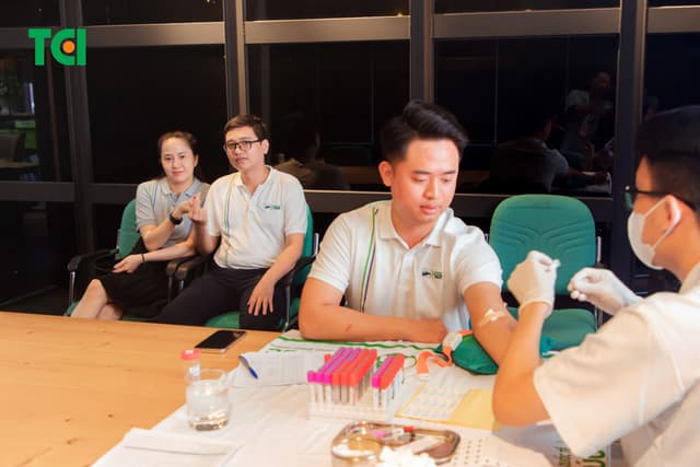 Khoảnh Khắc Doanh Nghiệp Khám sức khỏe Công Ty cổ phần Hoàng Liên Sơn