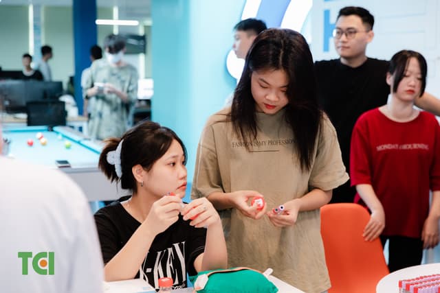 Khoảnh Khắc Doanh Nghiệp Khám sức khỏe công ty DK Tech