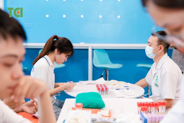 Khoảnh Khắc Doanh Nghiệp Khám sức khỏe công ty DK Tech