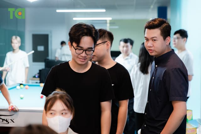 Khoảnh Khắc Doanh Nghiệp Khám sức khỏe công ty DK Tech