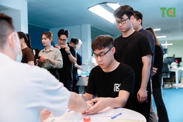 Khoảnh Khắc Doanh Nghiệp Khám sức khỏe công ty DK Tech