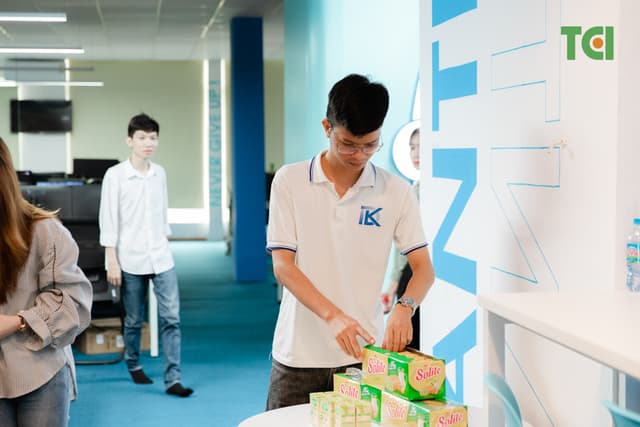 Khoảnh Khắc Doanh Nghiệp Khám sức khỏe công ty DK Tech