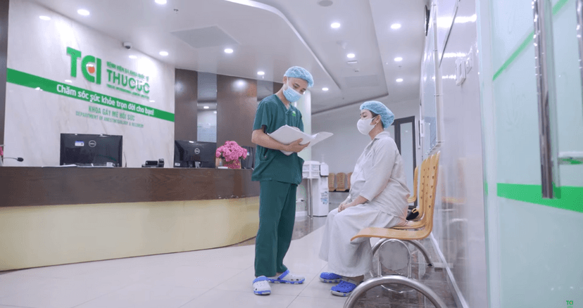 Cạn ối cuối thai kì, thai đạp ít có sao không?