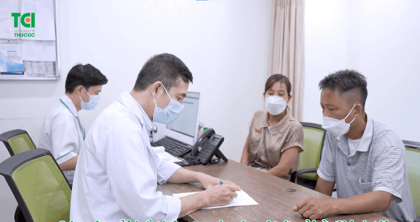 Xử lý nhanh chùm sỏi thận với công nghệ tán sỏi tân tiến không mổ mở