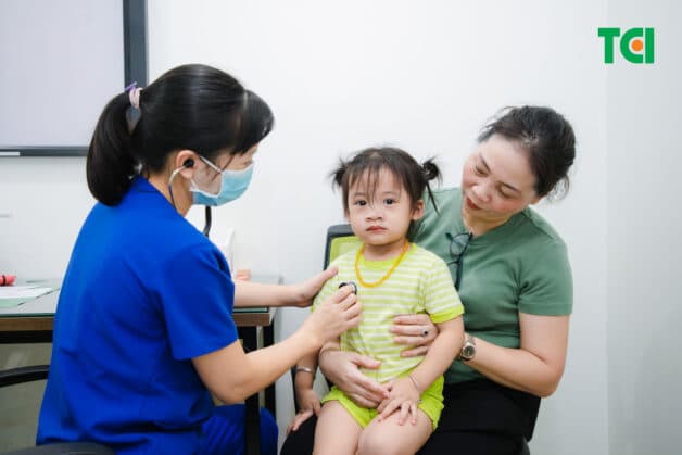 Cách chữa cảm cúm cho bé được chuyên gia khuyến cáo.