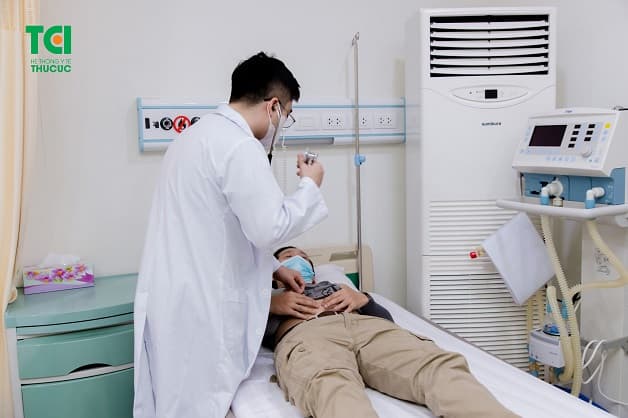 Chữa bệnh sốt xuất huyết bằng cách bù dịch