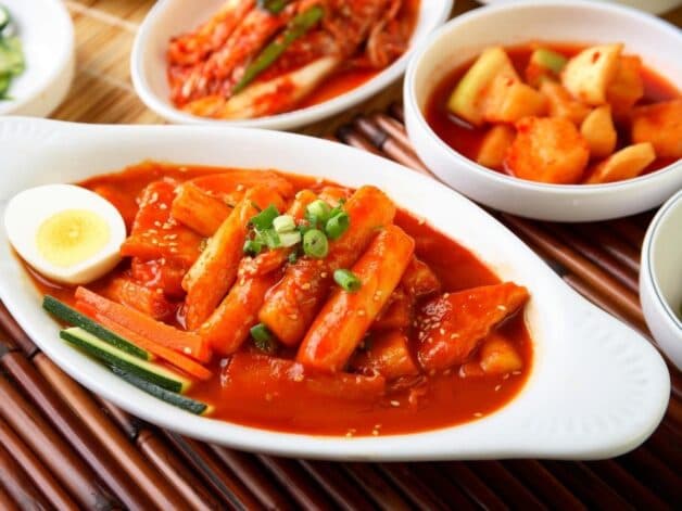 Cách ngăn ngừa đột quỵ là tránh ăn nhiều đồ cay nóng, chiên rán nhiều dầu mỡ