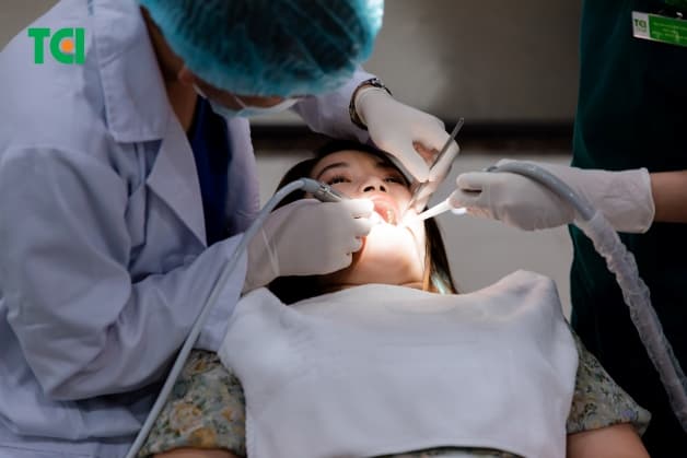 chăm sóc răng bị gãy