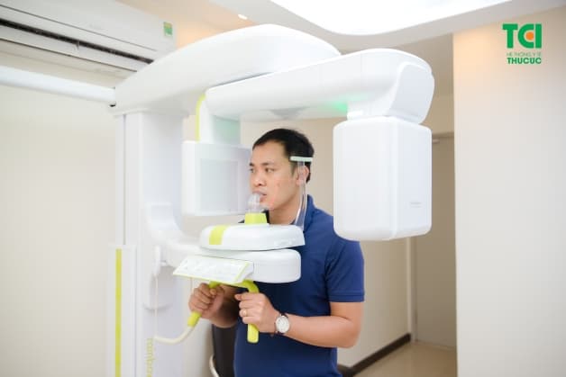 nhổ răng khôn hàm trên