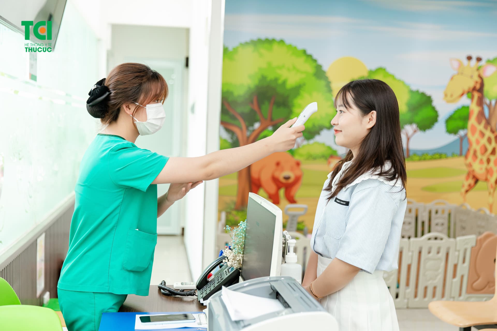 Vắc xin tả có thể gây 1 số biểu hiện khó chịu sau uống, nhưng triệu chứng này sẽ biến mất nhanh chóng