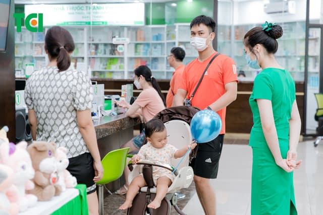 Ảnh Tặng quà 1/6 cho bé