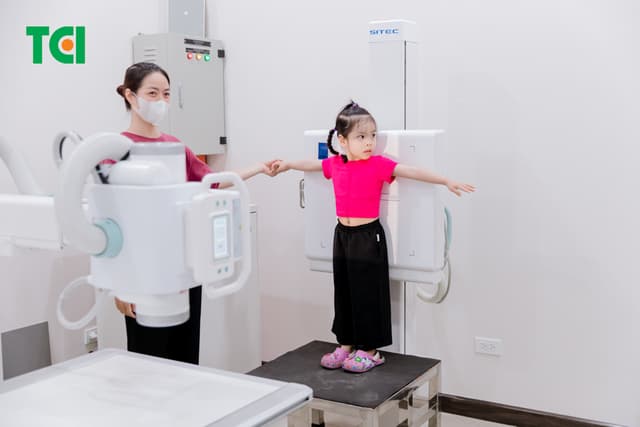 Ảnh Tặng quà 1/6 cho bé