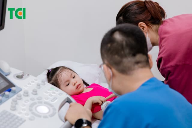 Ảnh Tặng quà 1/6 cho bé