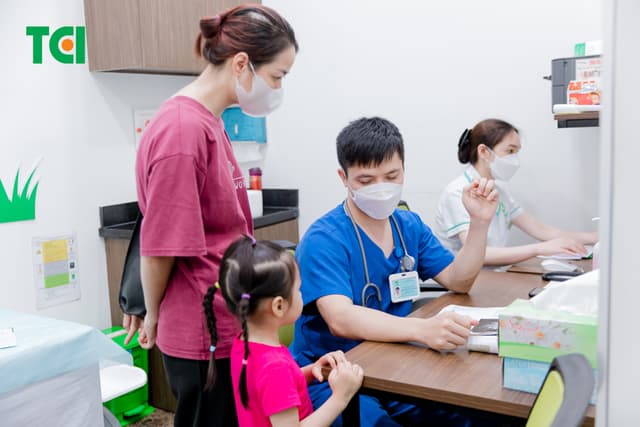 Ảnh Tặng quà 1/6 cho bé