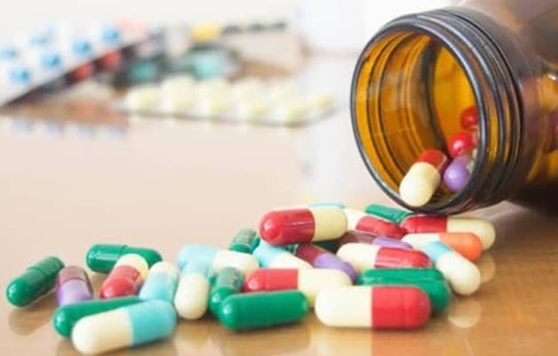 Bên cạnh dùng thuốc người bệnh cũng nên thăm khám thường xuyên để nắm bắt tình hình bệnh