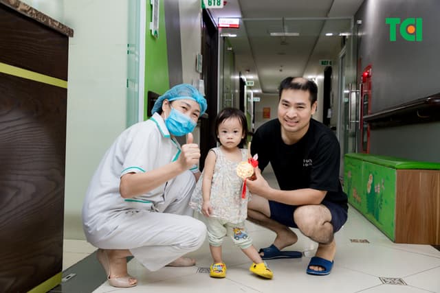 Ảnh Tặng quà Trung thu cho bé