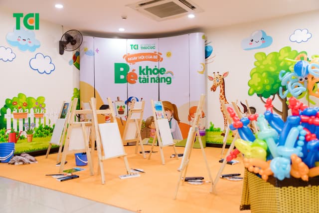 Ảnh Tặng quà 1/6 cho bé