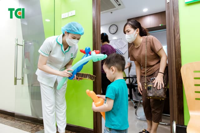 Ảnh Tặng quà 1/6 cho bé