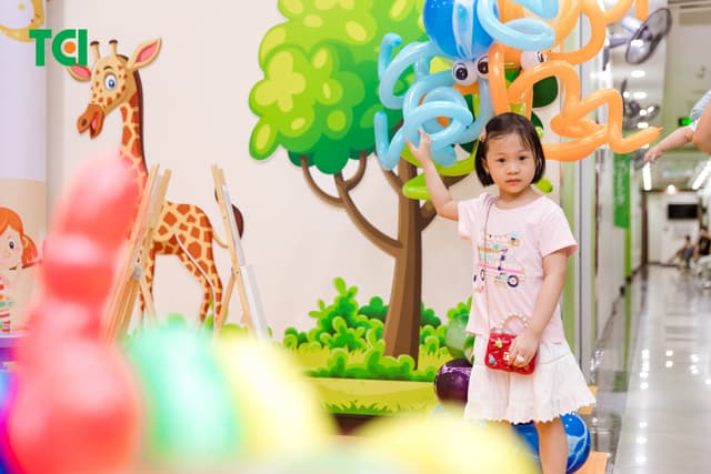 Ảnh Tặng quà 1/6 cho bé