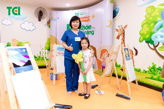 Ảnh Tặng quà 1/6 cho bé