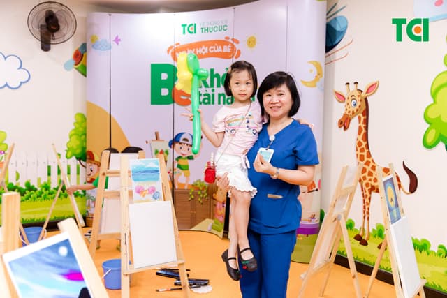 Ảnh Tặng quà 1/6 cho bé