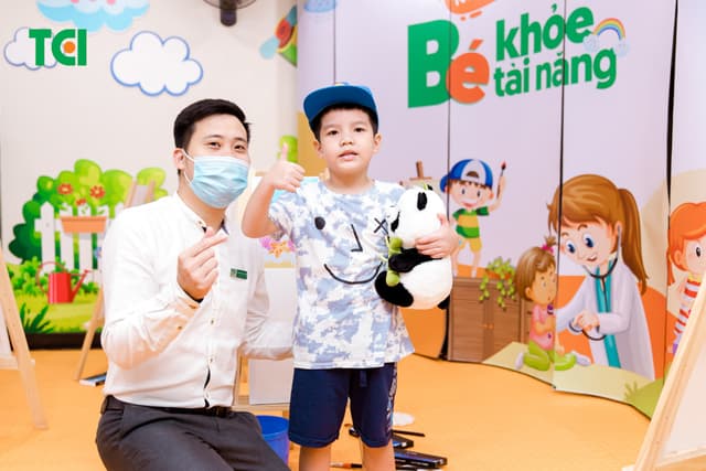 Ảnh Tặng quà 1/6 cho bé