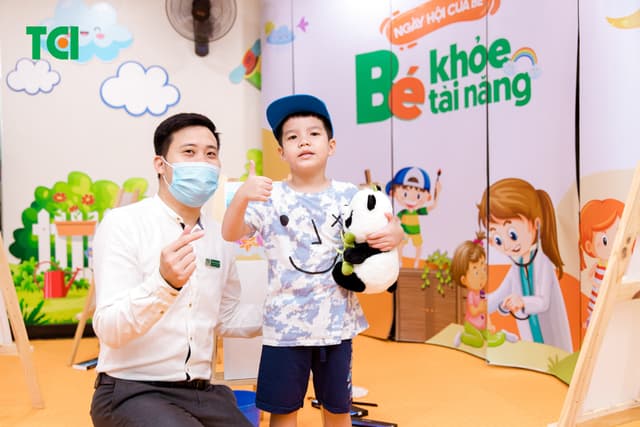 Ảnh Tặng quà 1/6 cho bé