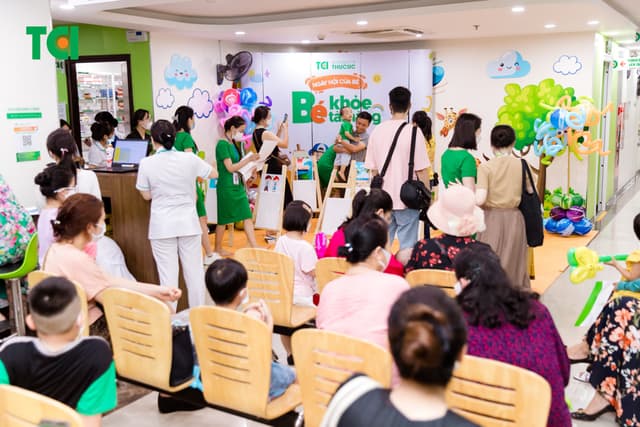 Ảnh Tặng quà 1/6 cho bé