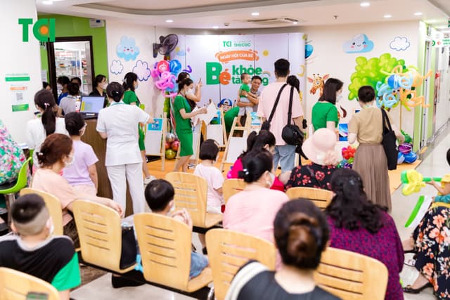 Ảnh Tặng quà 1/6 cho bé