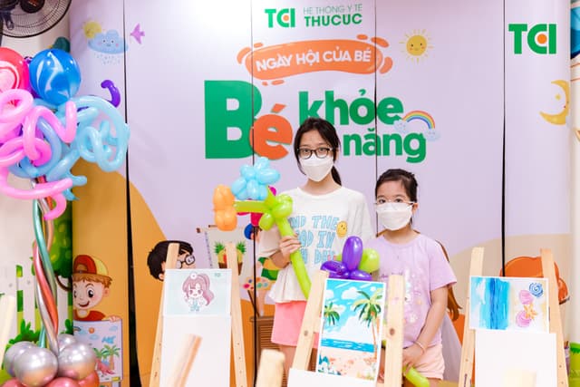 Ảnh Tặng quà 1/6 cho bé